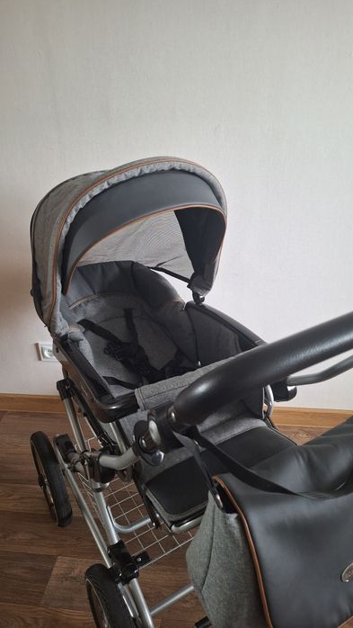 Класична коляска Roan Emma