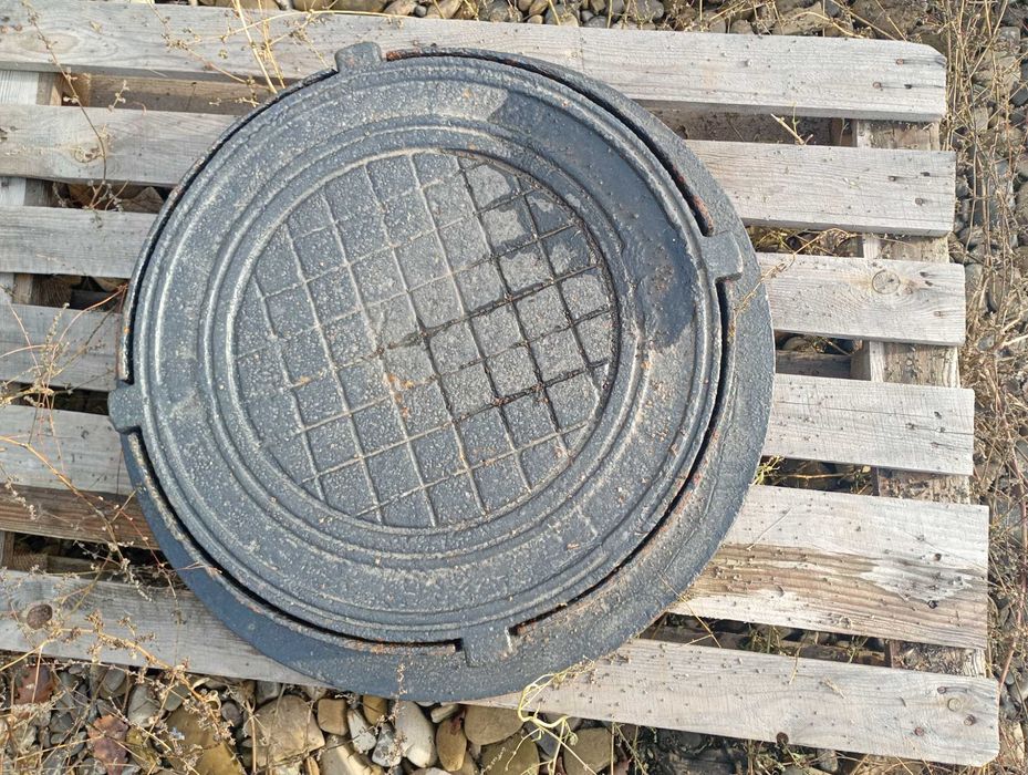 Продам люк в хорошому стані
