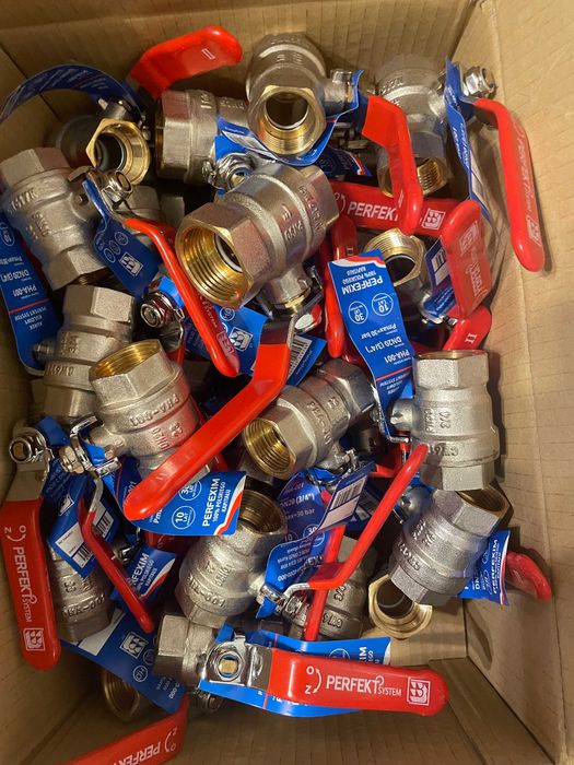 zawory kulowe Nowe  pn16 i  pn30