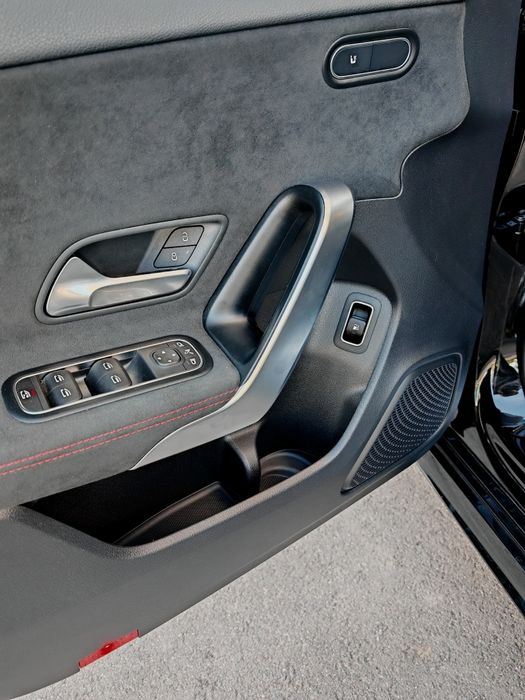 Mercedes A 250e AMG limousine