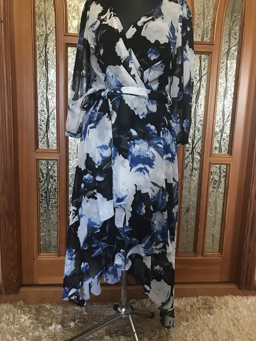 Елегантне жіноче плаття