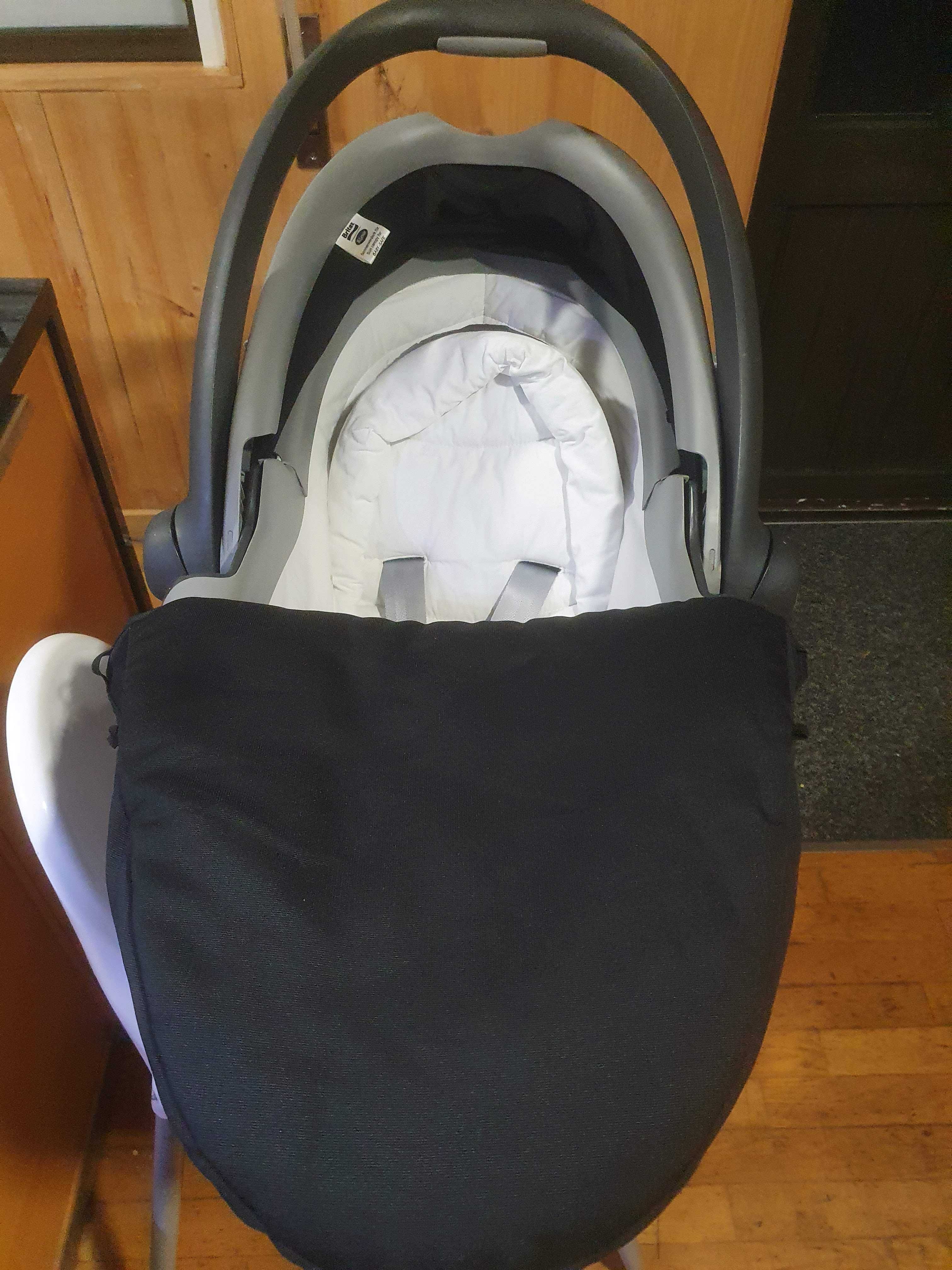 Alcofa rigída BRITAX c/ cintos p/ viagem!