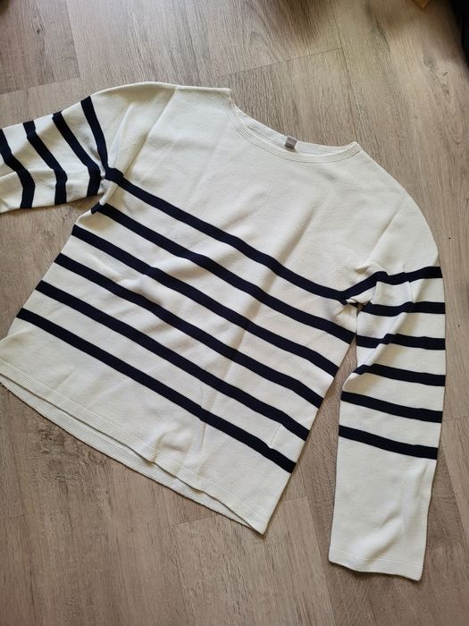 Стильная кофта в полоску