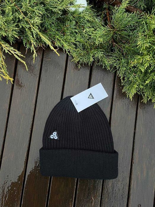 Czapka zimowa Nike ACG – funkcjonalność i styl na każdą pogodę