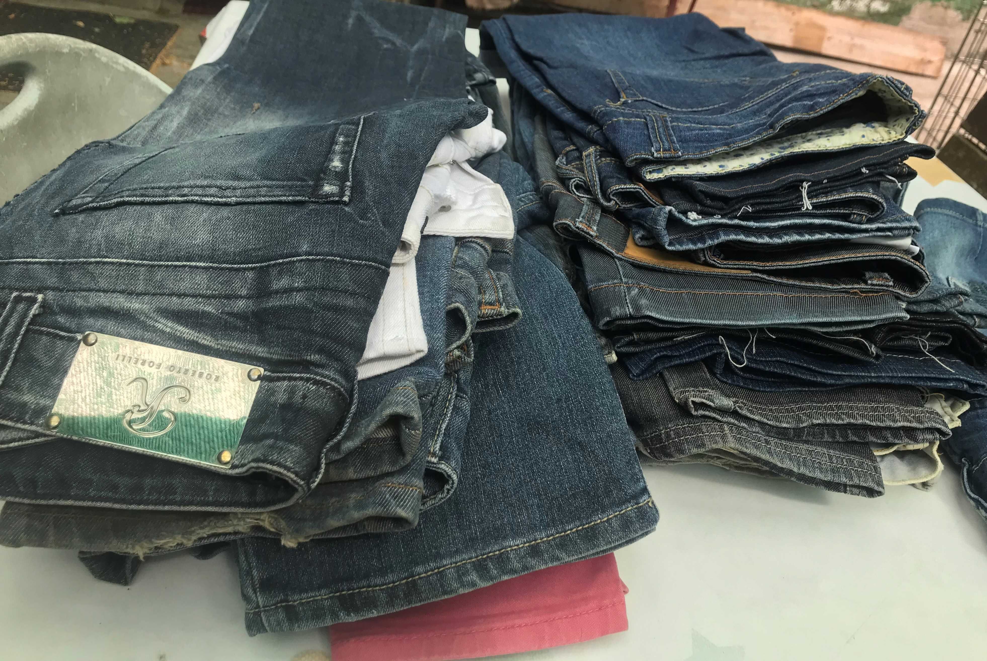 б/у  Джинсы  и джинсовые юбки недорого