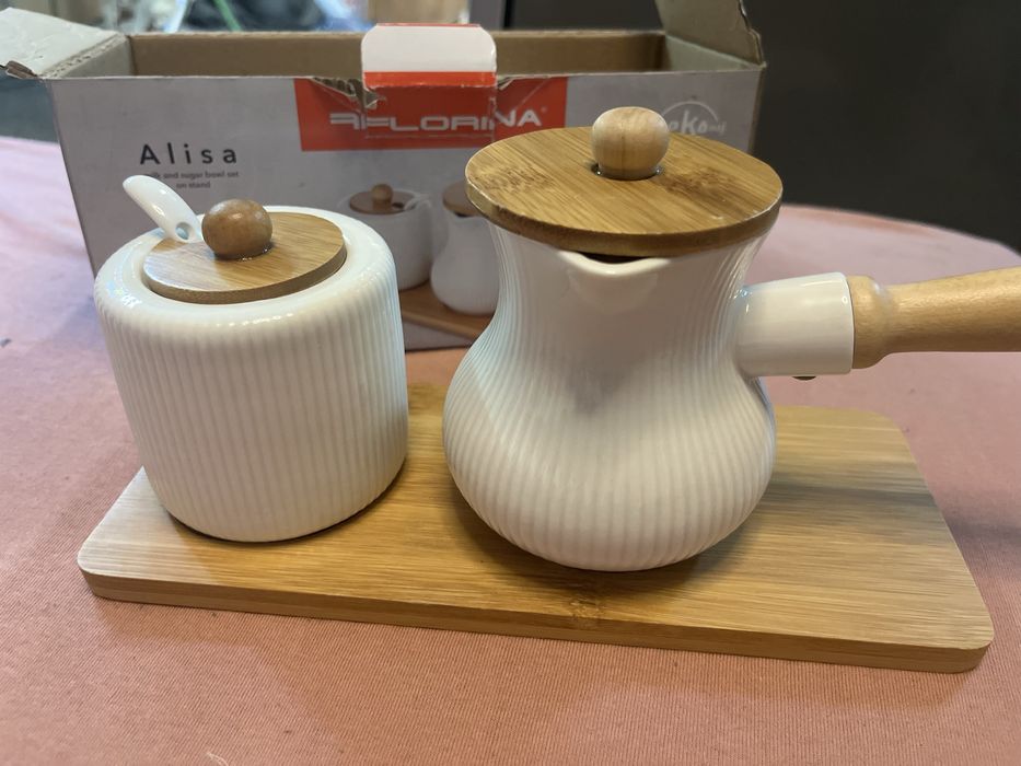 Cukiernica i dzbanek do mleka na podstawce bambusowej Alisa Florina