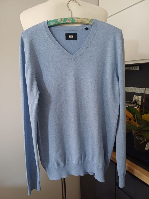 Męski sweterek w serek WE rozm M.