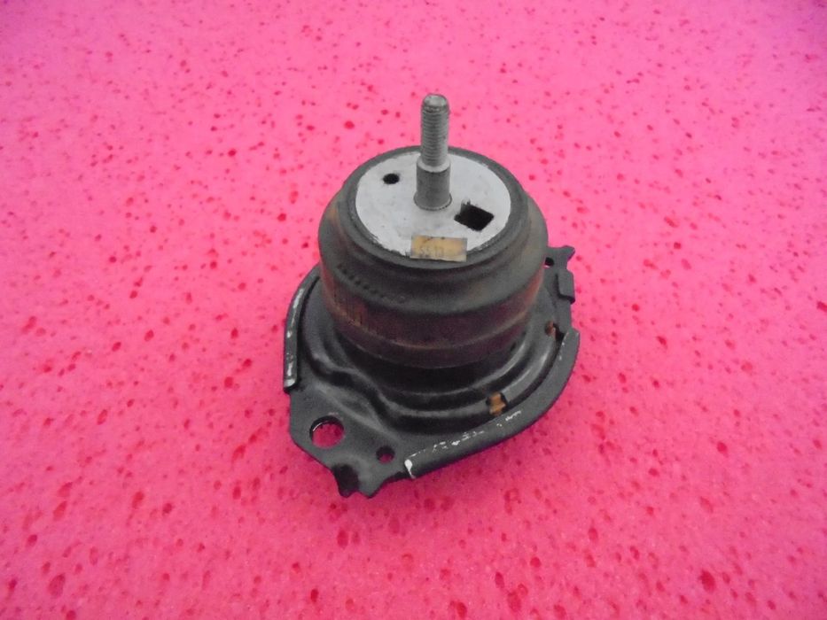 JEEP GRAND CHEROKEE PODUSZKA SILNIKA 5,7 HEMI