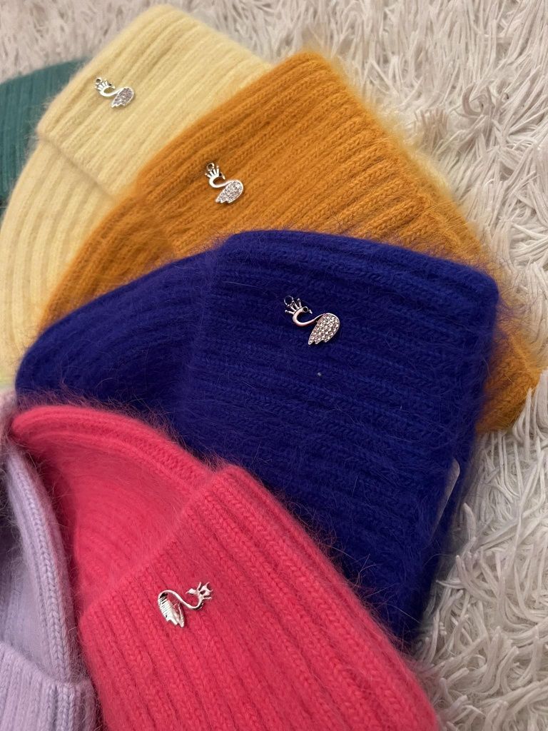 Fuksja czapka z angory 70% WOOL