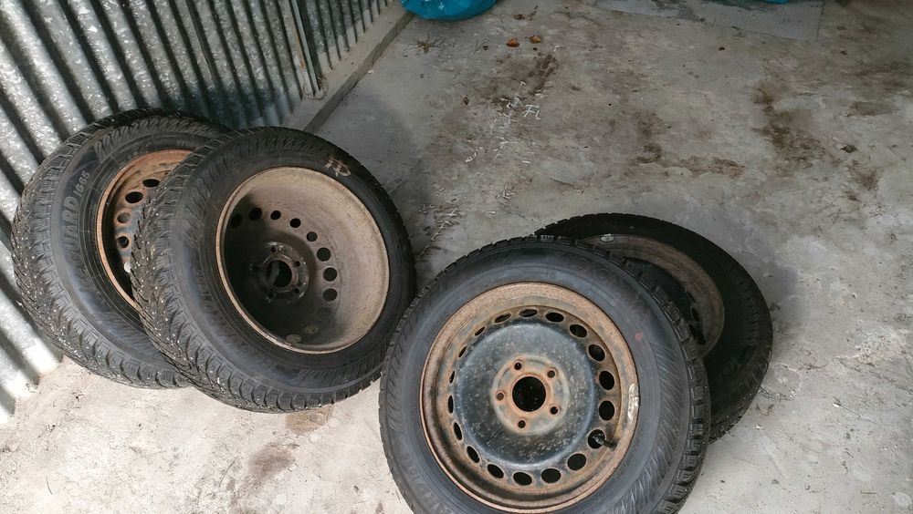 Felgi wraz z oponami 195/65R15 95T IG65 - 4 sztuki