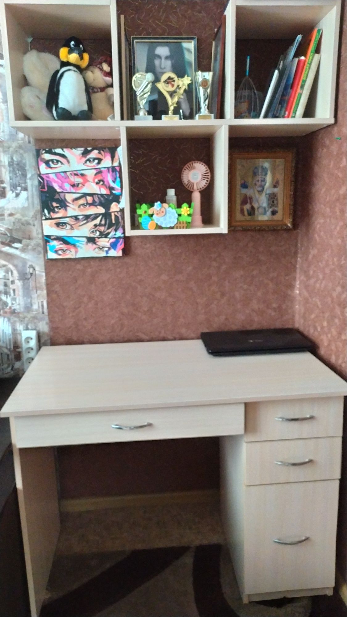 Стіл+ поличка для школяра