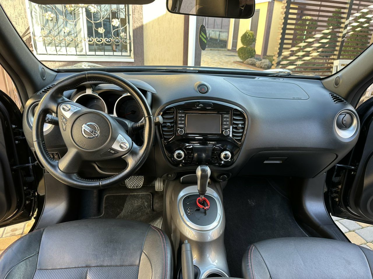 Продам Nissan Juke 1.6 турбо SL AWD автомат