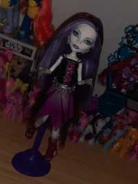 Кукла Monster High Спектра базовая