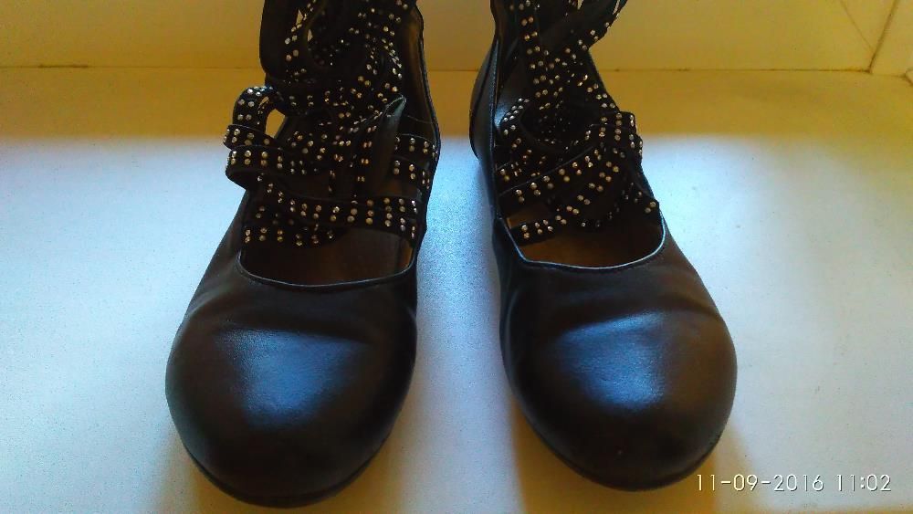 Туфли на девочку р34