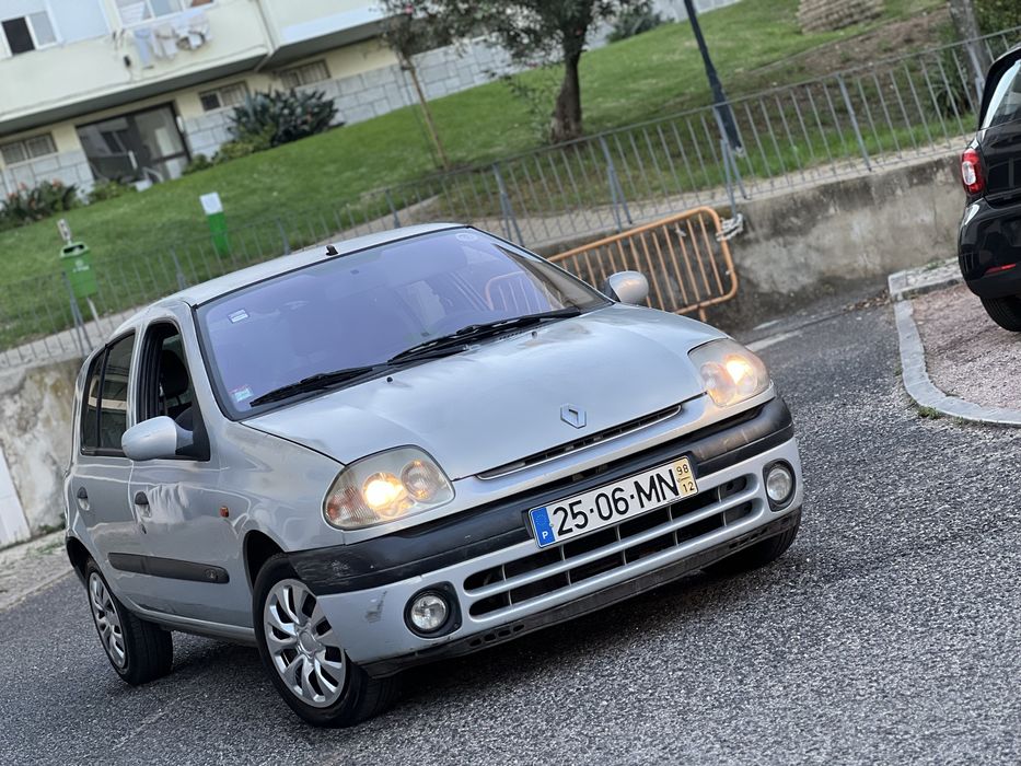Renault Clio 1.4 A/C - 98