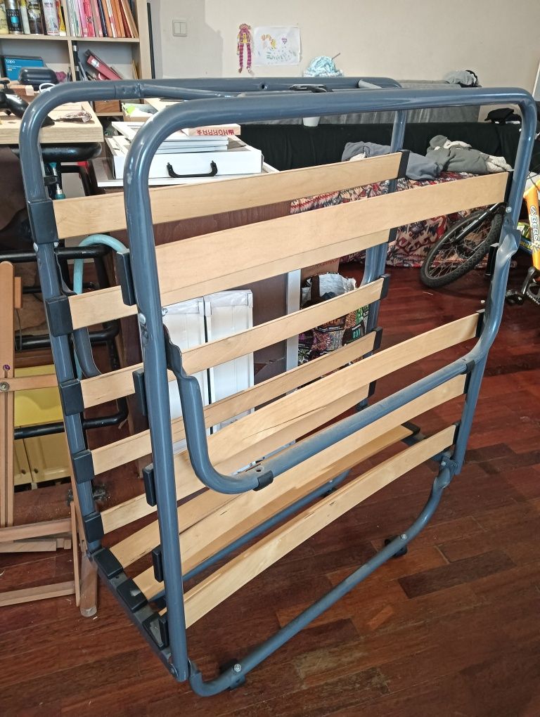 Estrutura de cama dobrável