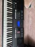 Keyboard YAMAHA PST-E423