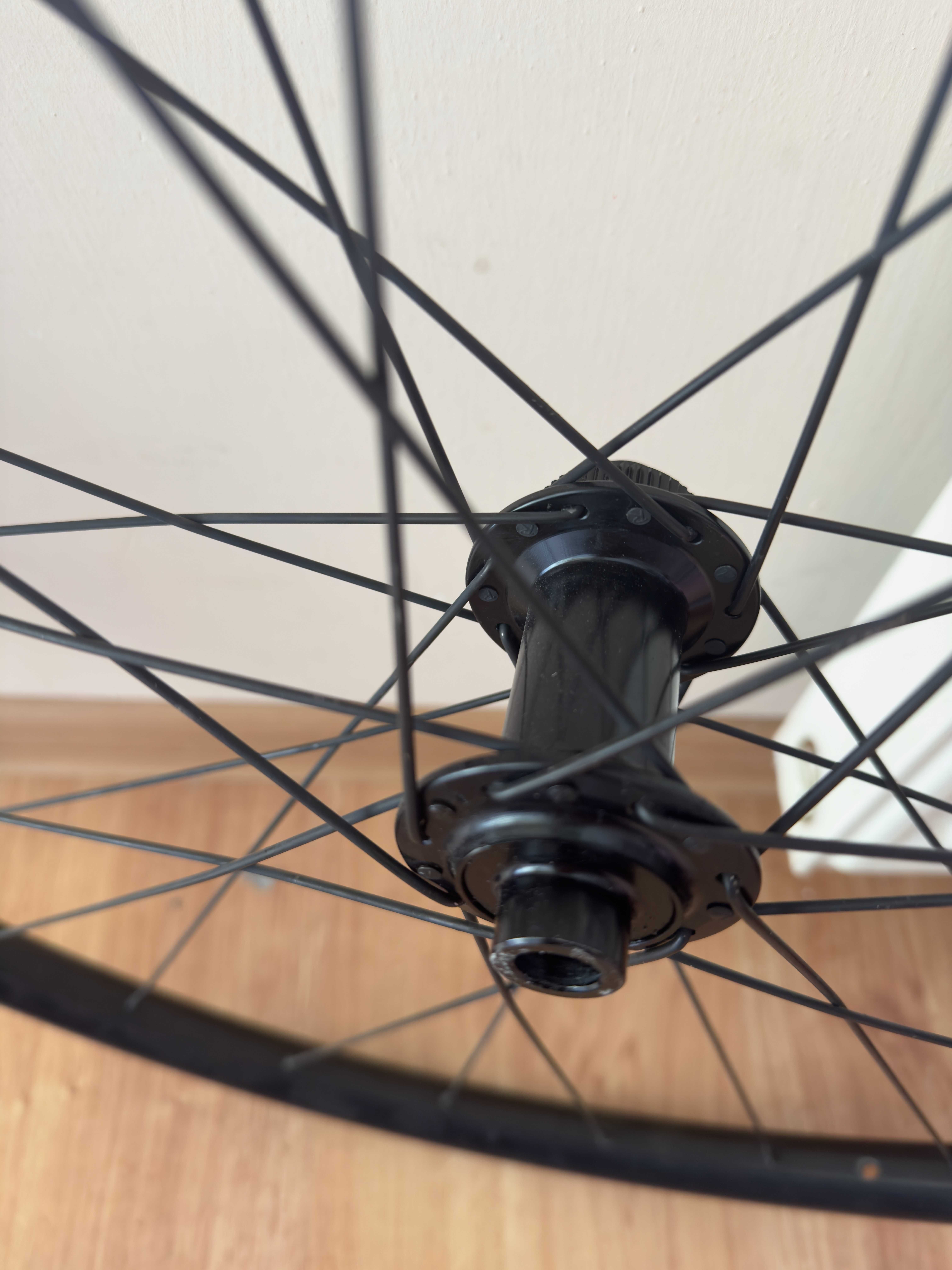 Koła 700c z Kona Sutra LTD 2019 – gravel / touring – komplet