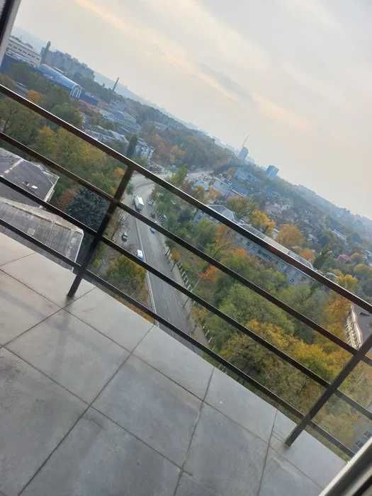 Сдам квартиру 4м потолок, от собственника. С террасой.