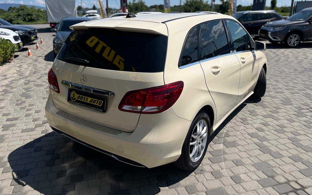 Mercedes-Benz B 180 2015
