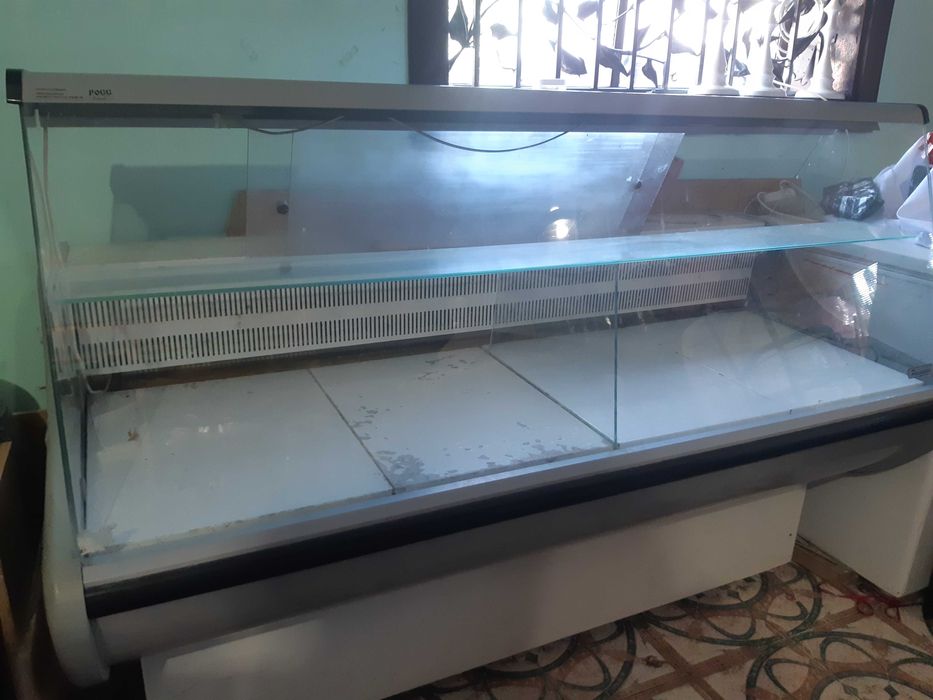 Холодильна вітрина