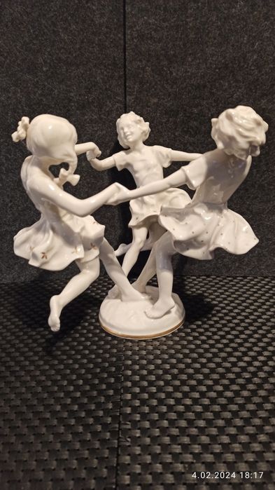 Porcelana Hutschenreuther Figurka Tańczące  Dziewczynki  KARL TUTTER