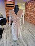 Elegancka welurowa sukienka midi ZARA