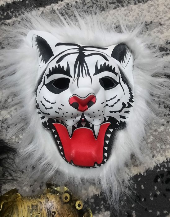 Маска тигр хищник спайдермен