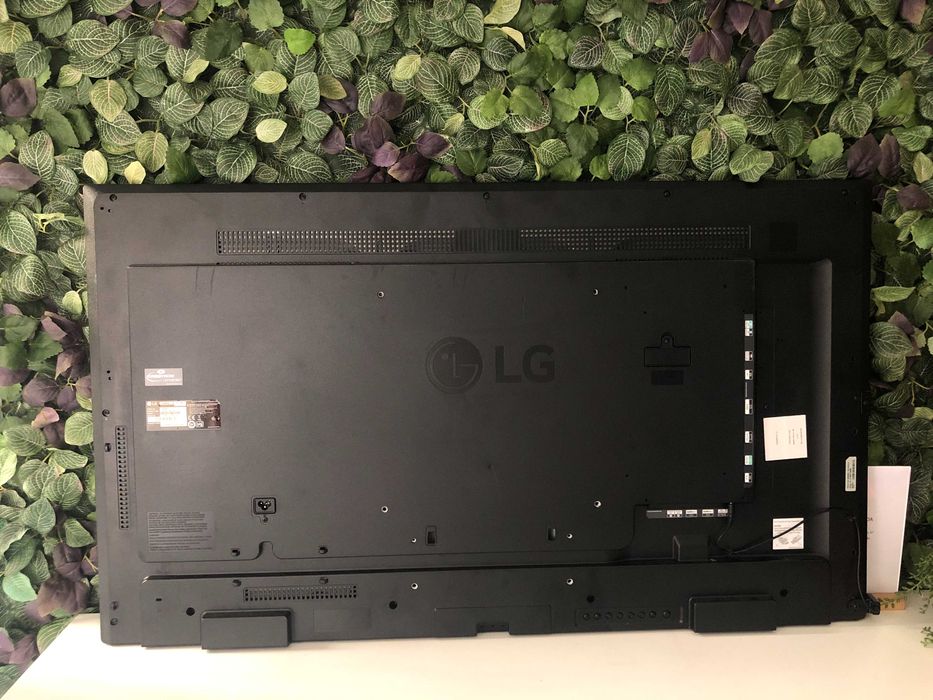 MUPI - TV LG 49SM5KD 1920 x 1080FHD, 49"