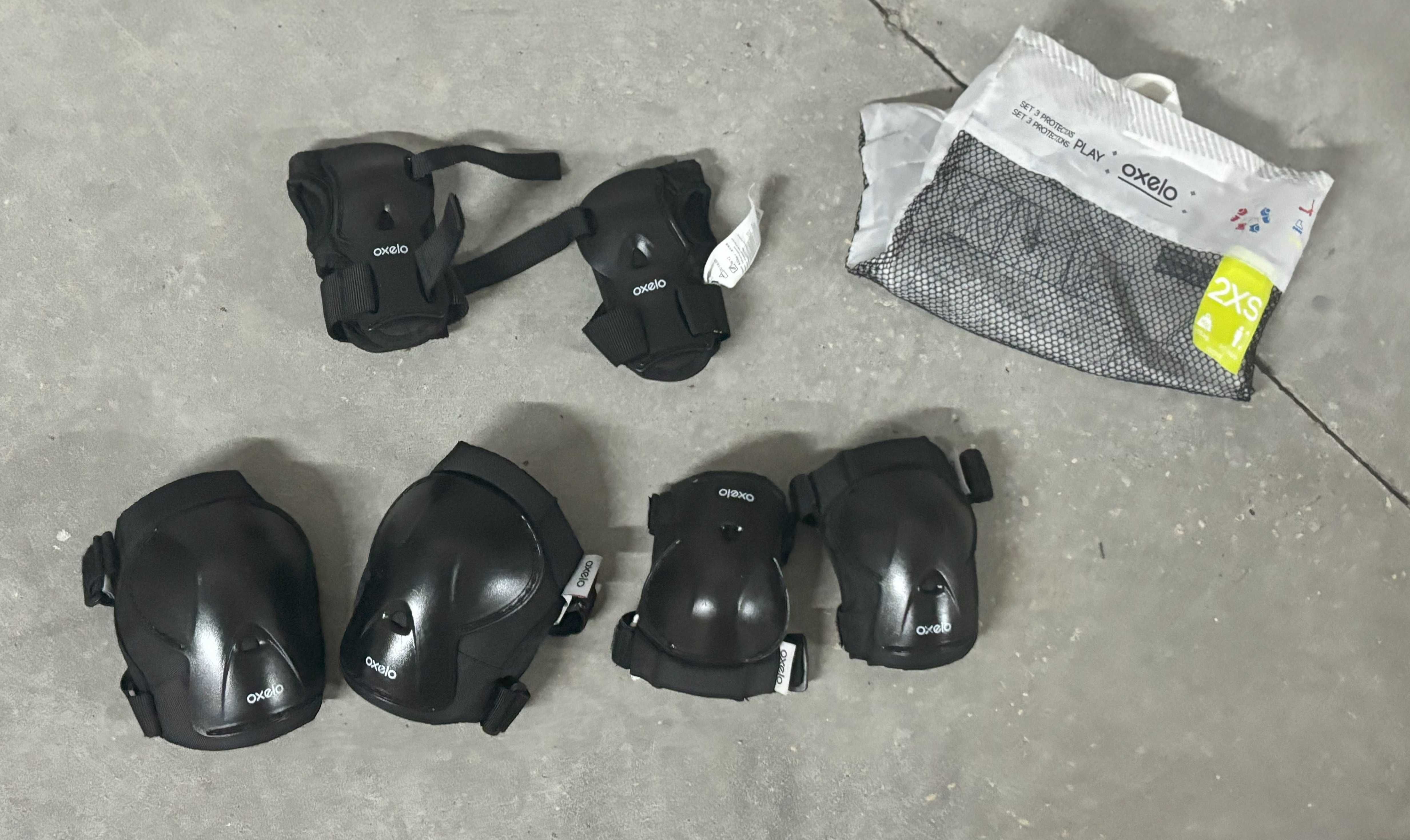 Kit Patins em Linha + Proteções | Tam 30-32 | Play 5 - Red & Black