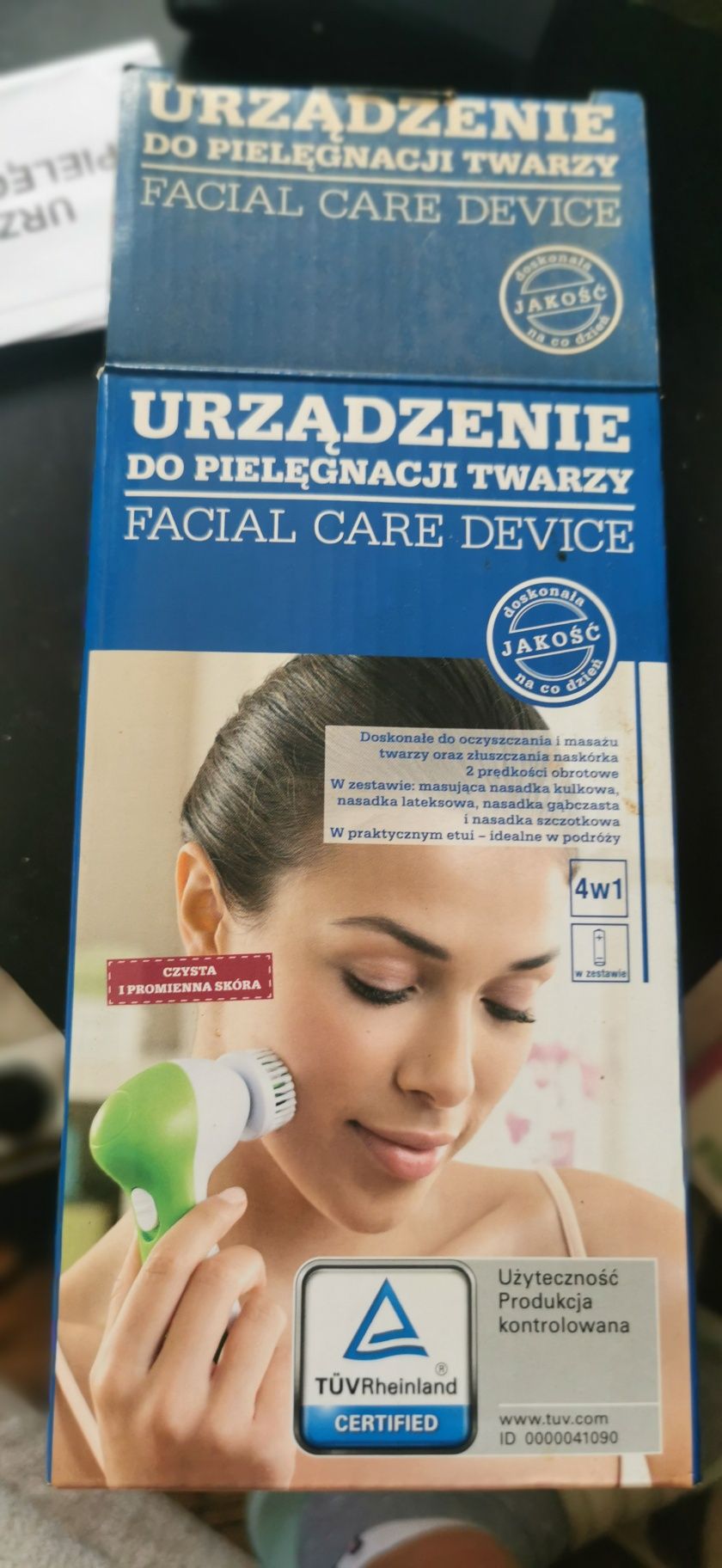 Urządzenie do czyszczenia i pielęgnacji  twarzy