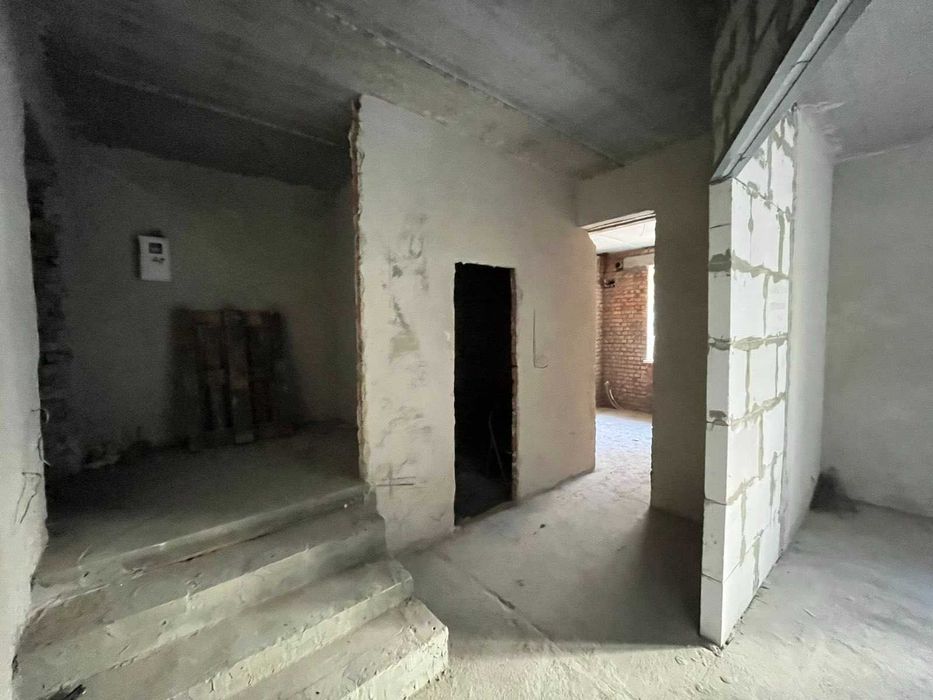 ПРОДАЖ 2-кімнатної квартири в престижній локації біля Озера (Виставка)