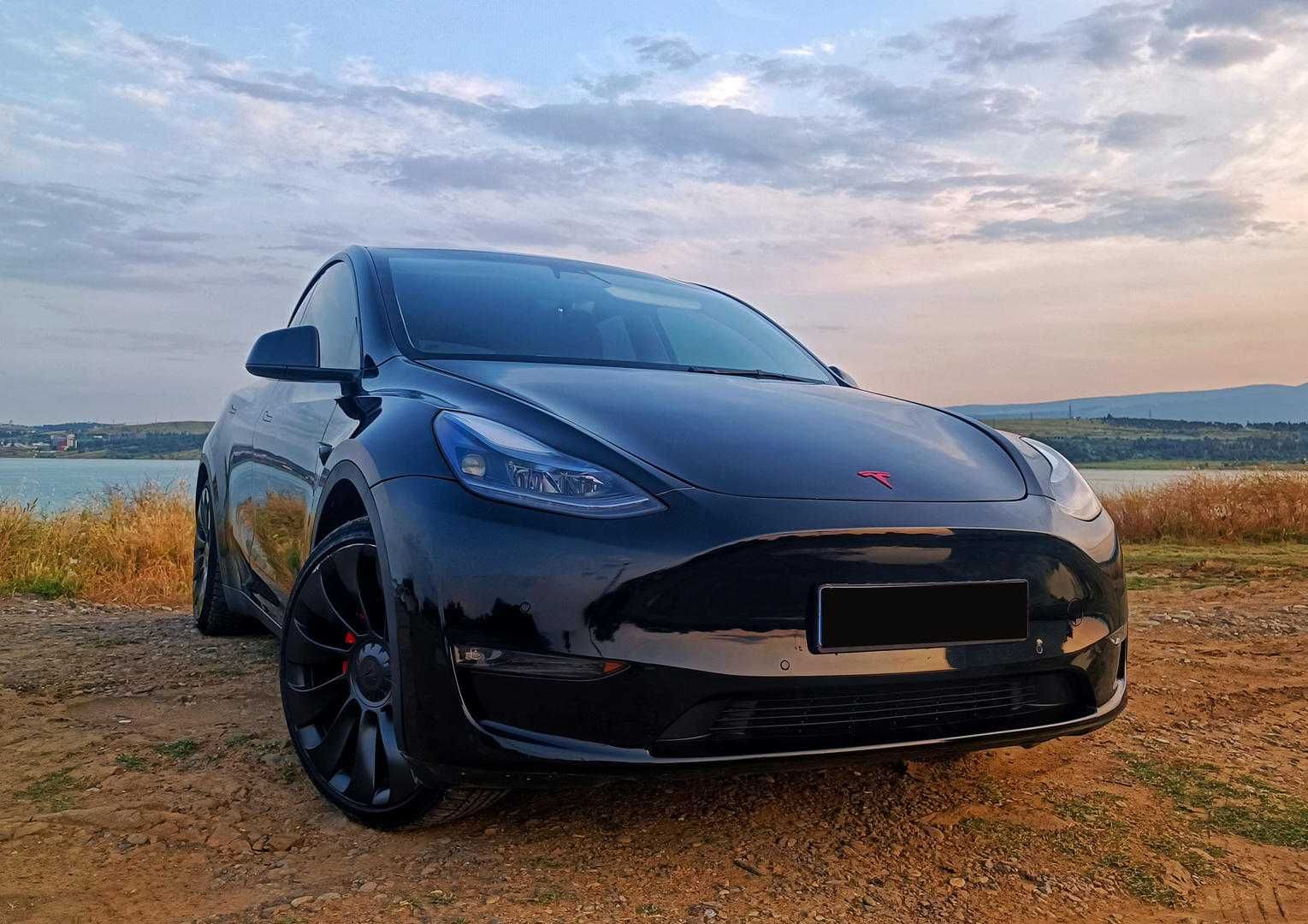 Tesla Model Y 2022
I покоління  Long Range 82 kWh Dual Motor  AWD
