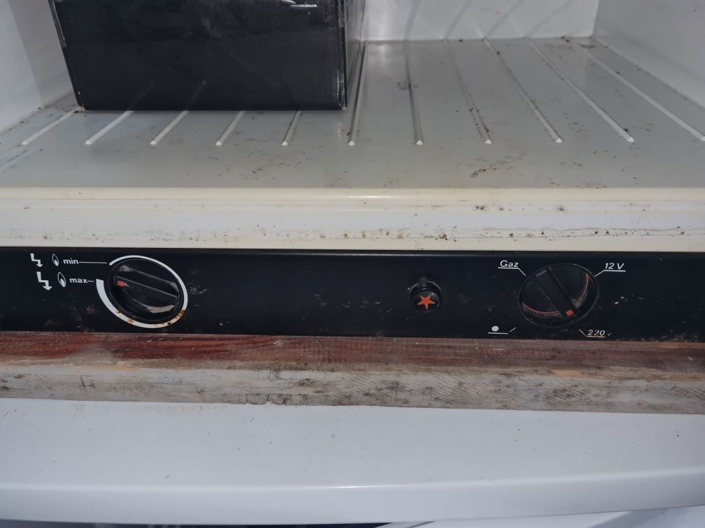 Frigorífico trivalente 220v, 12v e gas