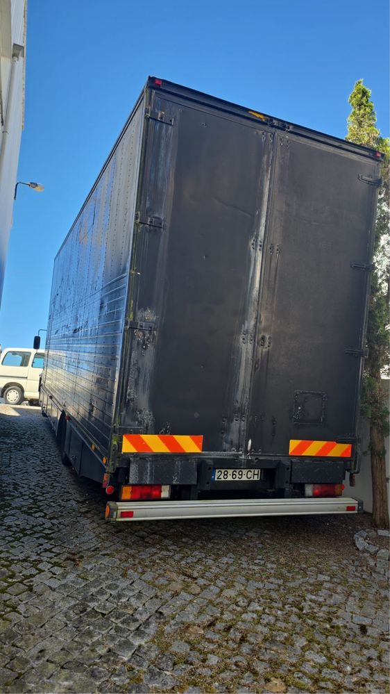 Camião para transporte/ venda ambulante/ palco