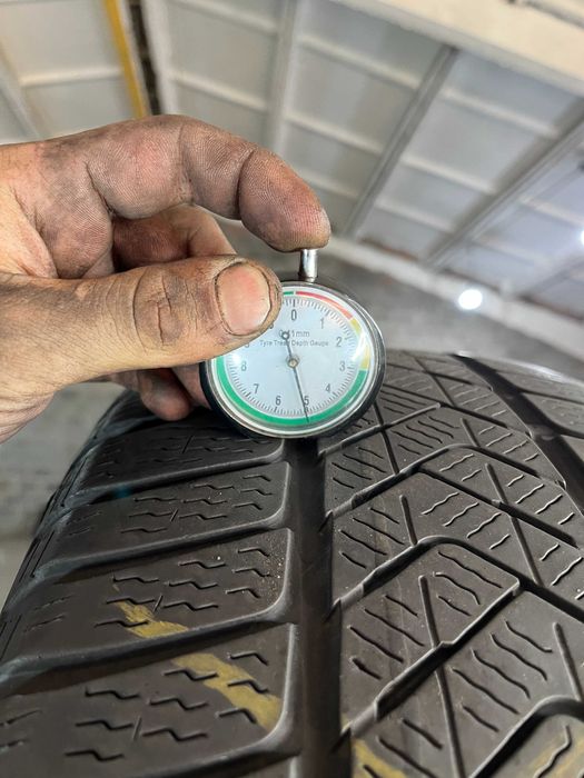 GS982 Зимові шини 235/45r18 Pirelli Sottozero 3 комплект резини р18
