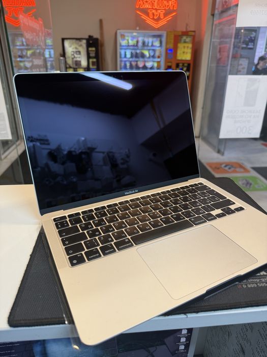 Macbook Air m1 2020 8/256gb silver. В идеале. Гарантия. Кредит