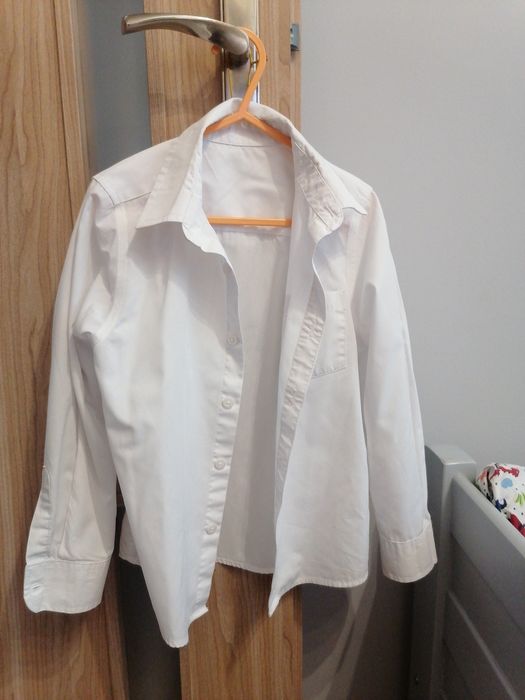 Sprzedam koszule rozm. 122