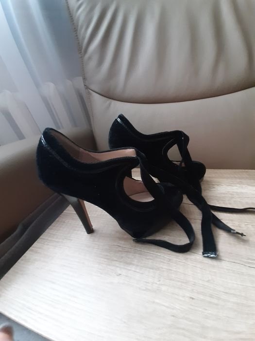 Buty na obcasie CENTRO czarne kokarda szpilki półbuty jak NOWE