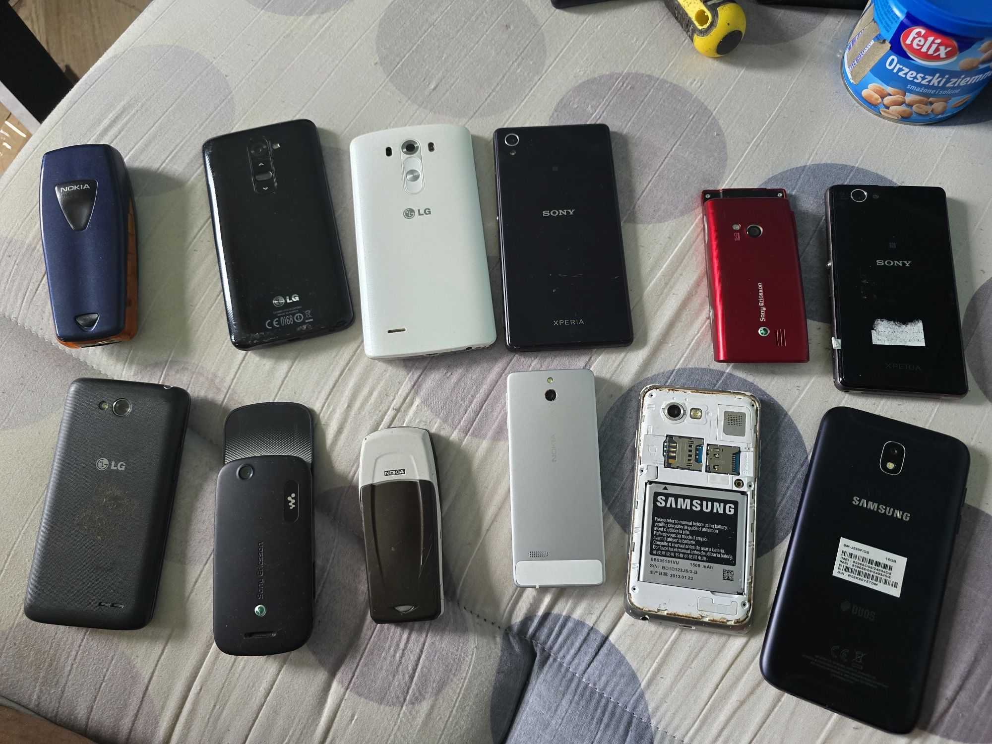 Stare telefony niesprawne uszkodzone na części lg nokia sony samsung