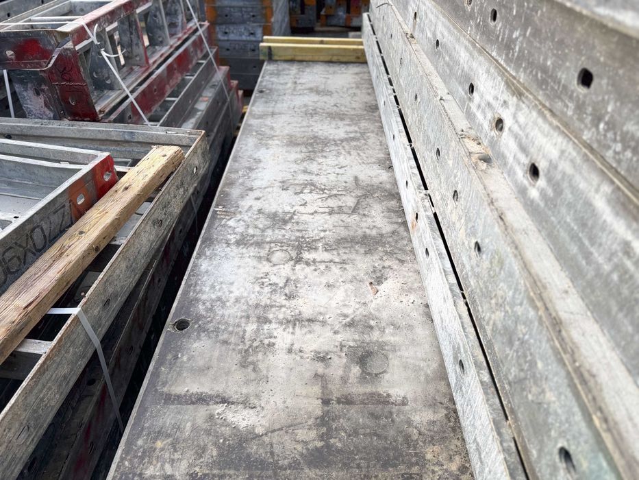 Używana płyta fundament budowlany ocynkowany sklejka brzozowa Bauframe