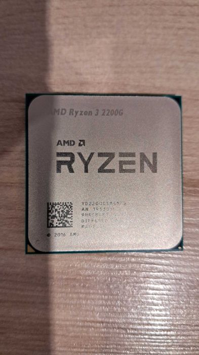 Procesor AMD Ryzen 3 220G