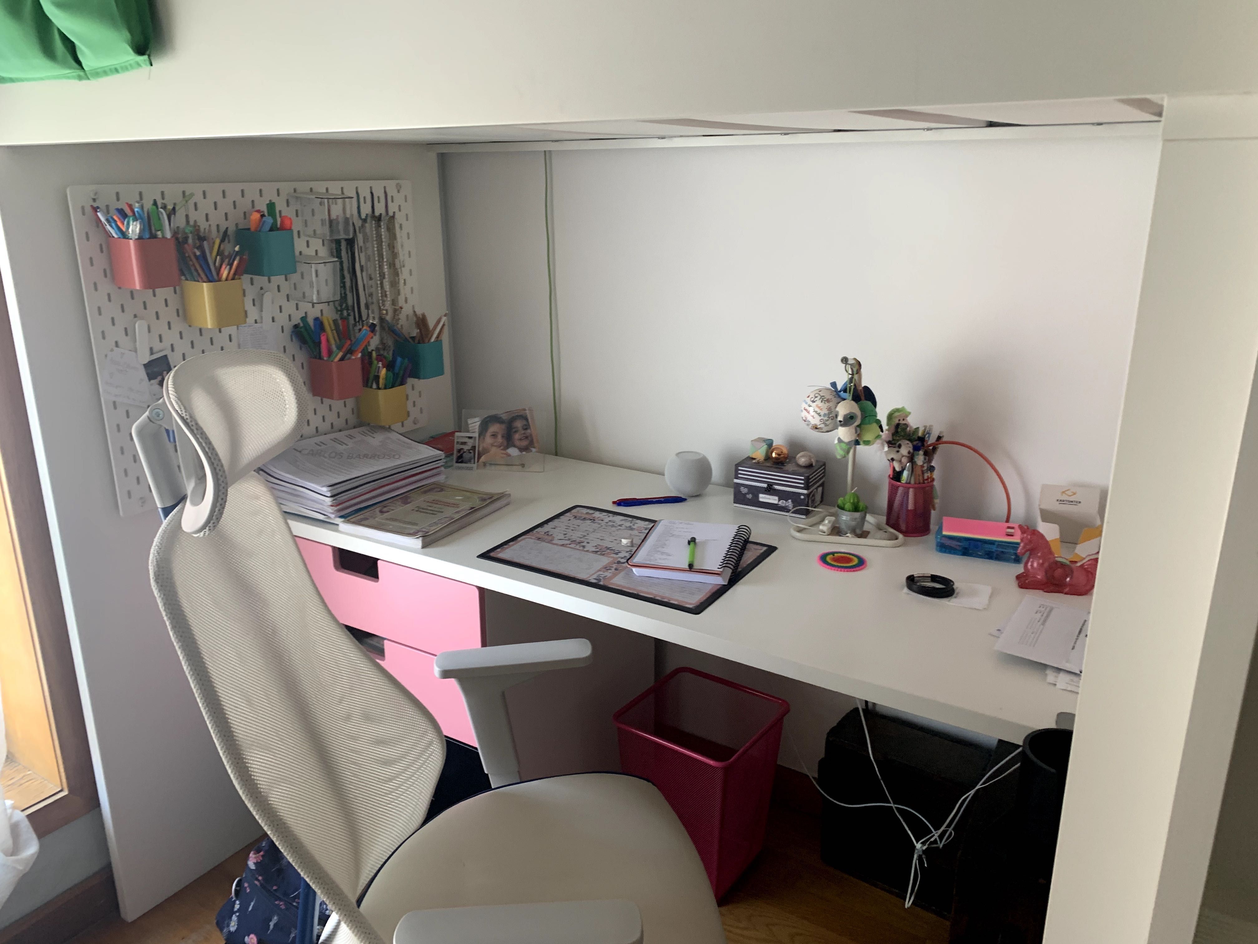 Cama criança/jovem alta, rosa e branca, smastad ikea