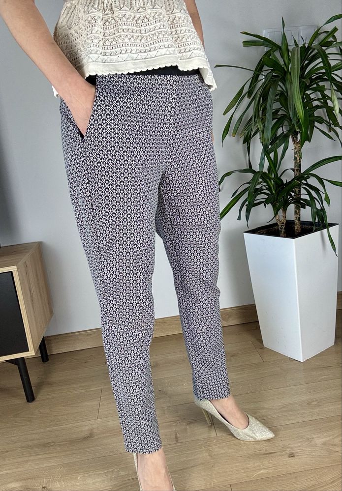 Eleganckie wygodne spodnie chinosy L XL biało czarne we wzory boho