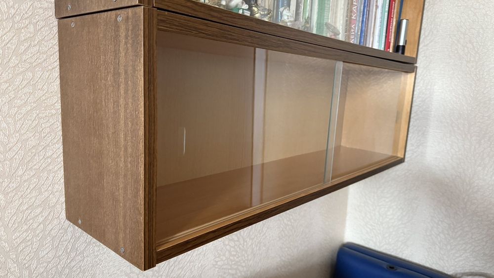 Книжкова поличка