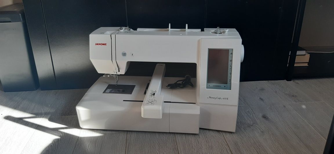Maszyna do haftu Janome Memory Craft 400E