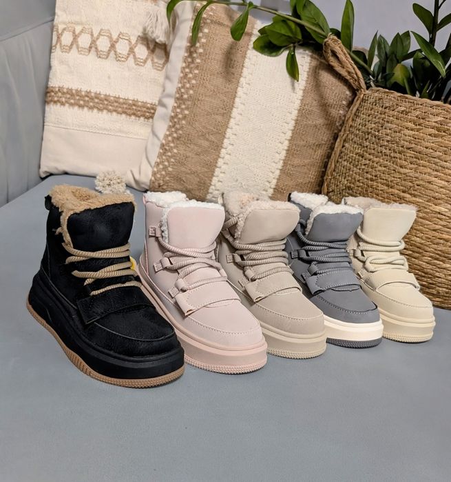 Зимові черевики для дівчаток