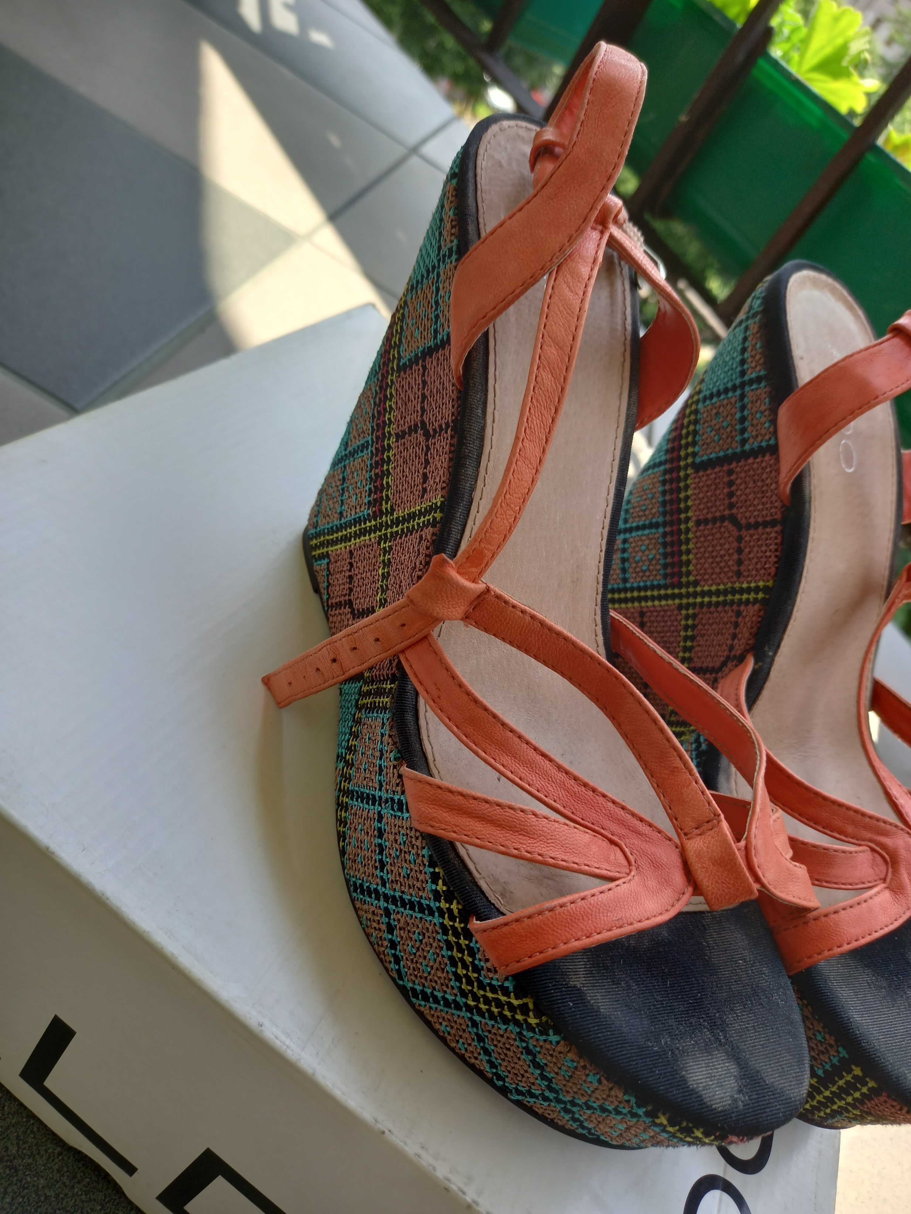 Piękne buty letnie ALDO, na wysokim obcasie