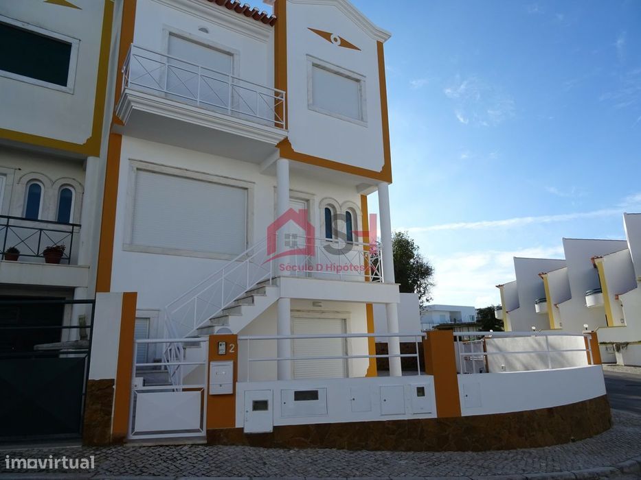 *Moradia T3 + 1, com Vista de Mar Na ERICEIRA *