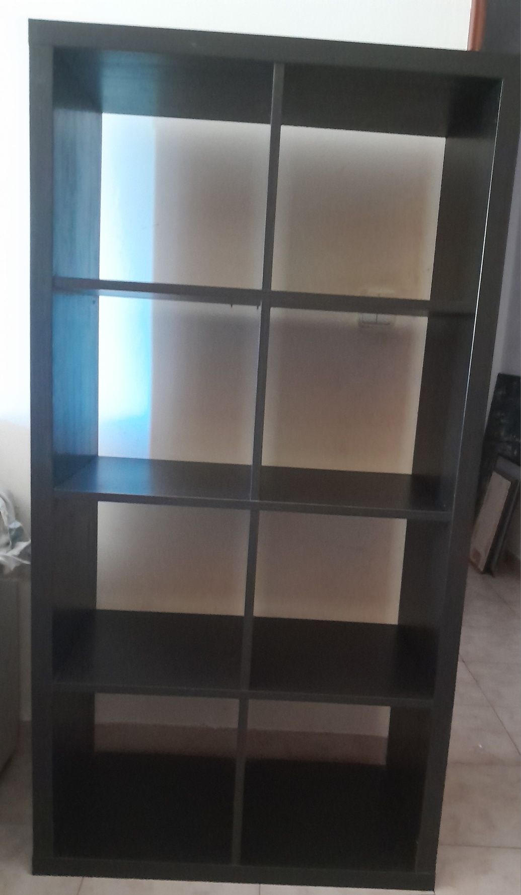 Vendo estante com 8 quadrados